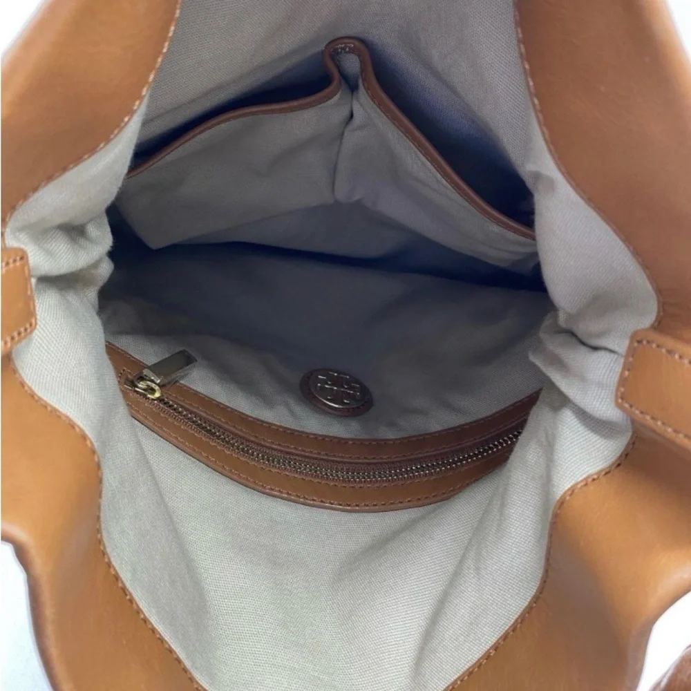 🛑 1 hour sale. Tory Burch Tan Leather Crossbody Bag, wear multiple ways - Picture 6 of 14